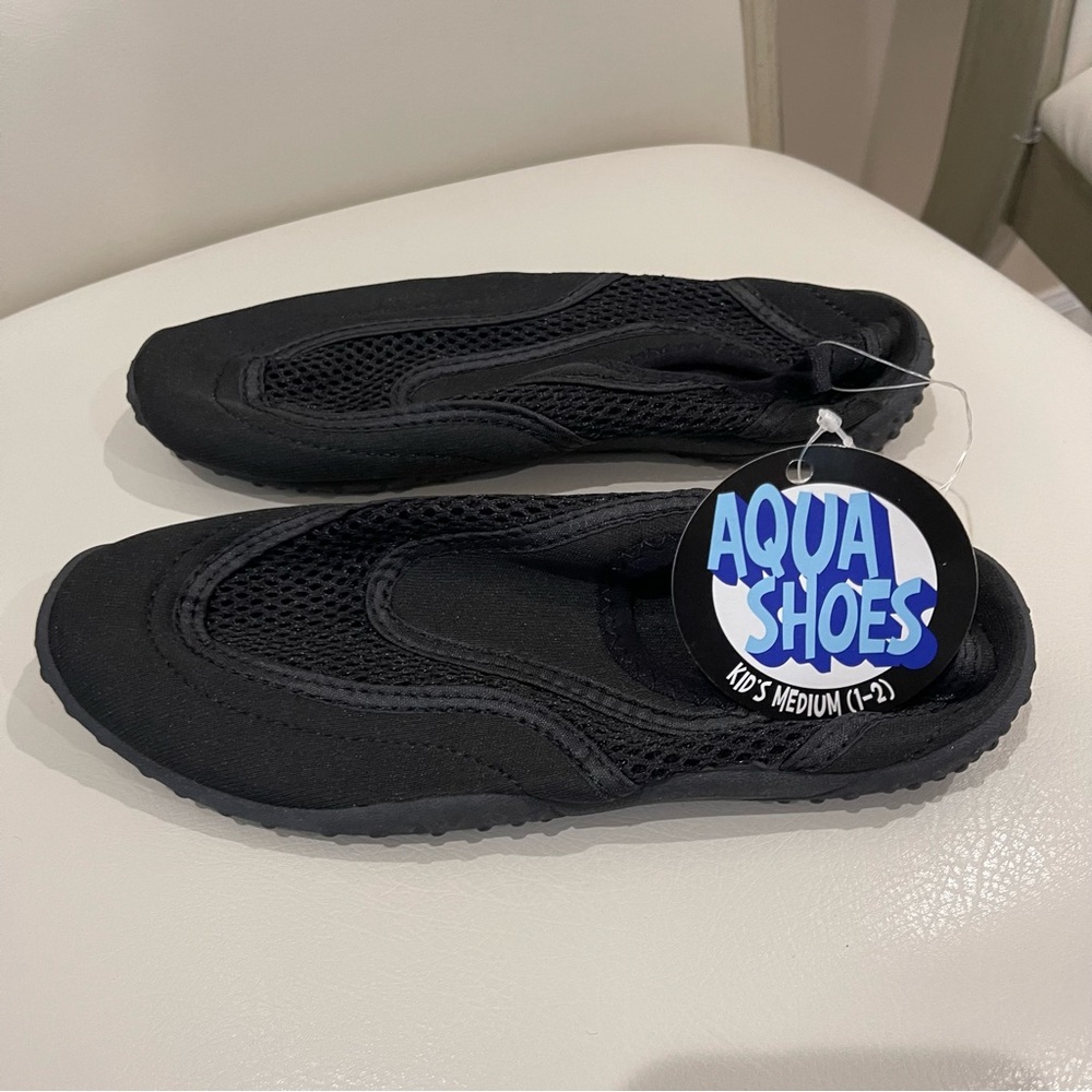 Aqua shoes water Sandler slides nwt size 1-2